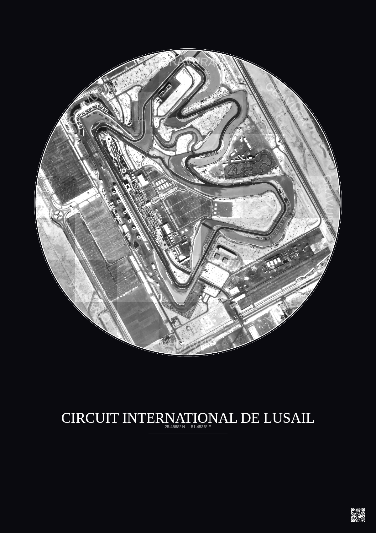 Affiche Circuit International De Lusail – Poster vue satellite 1km N&B | Gravura – Fond foncé