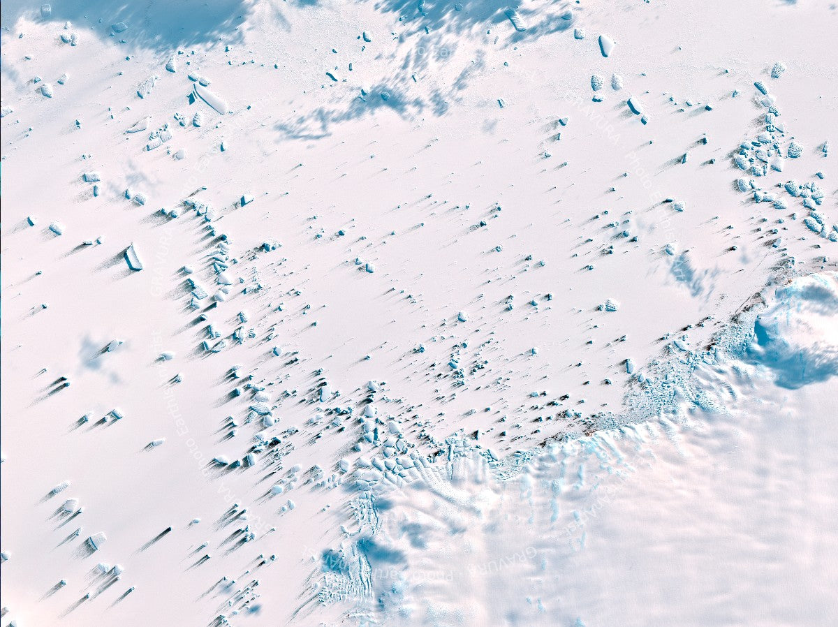 LE-CONTINENT-BLANC — Poster premium Gravura, photo EarthIsAnArtist